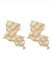 Load image into Gallery viewer, LA Hammered Studs